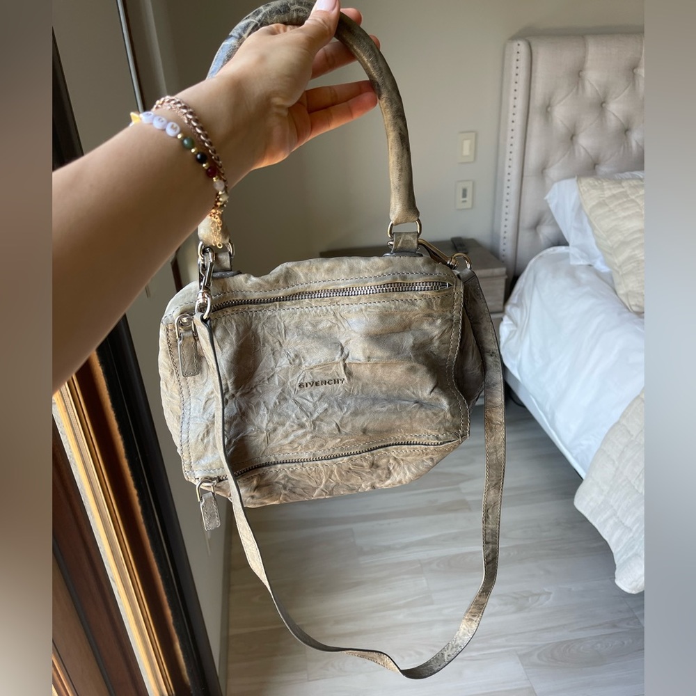 Givency Pandora Pepe bag. Lightly used. Great condition